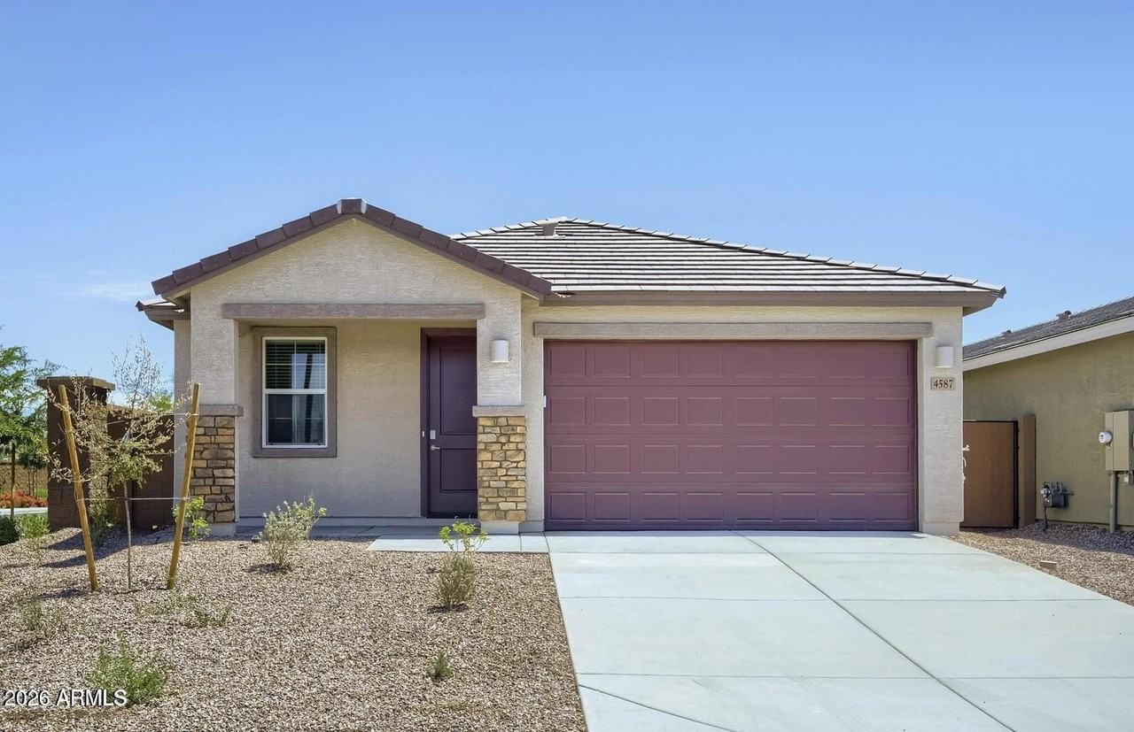 4587 E Kenneth Ln