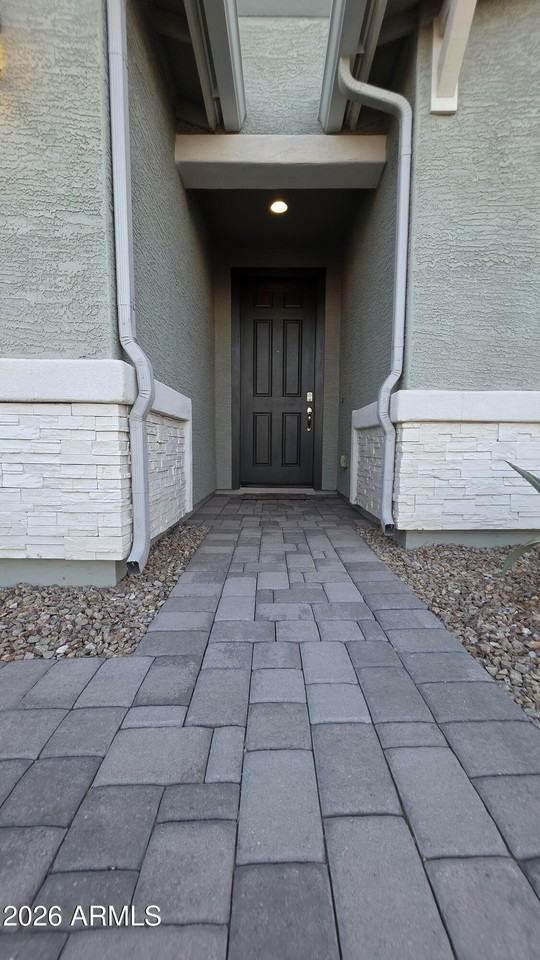 21668 N Belt Dr - Photo 2 of 34