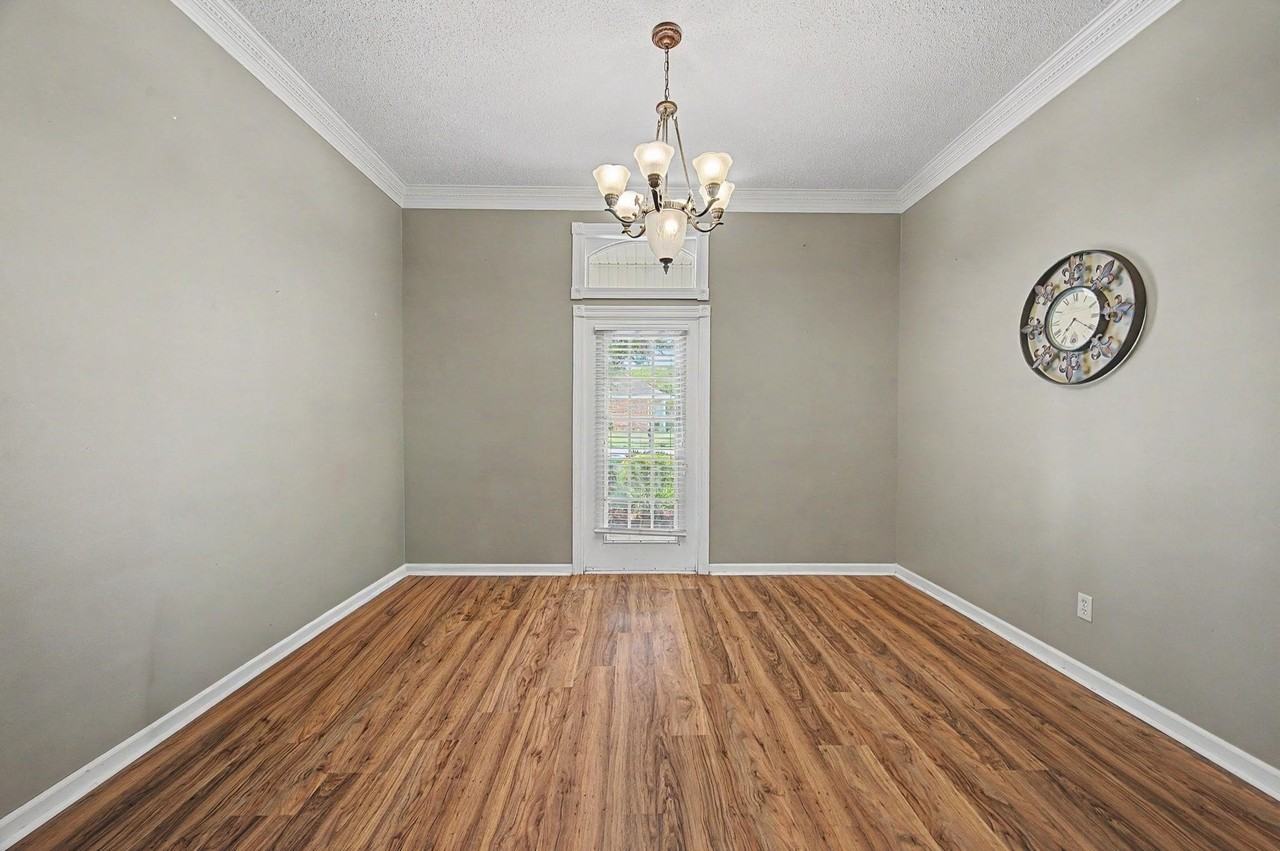300 Cheyenne Dr - Photo 5 of 25