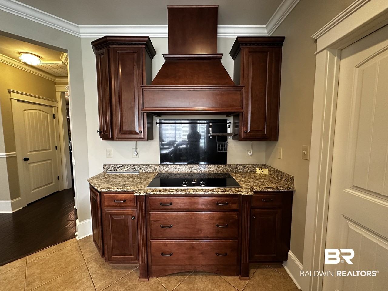 814 Darrah St - Photo 6 of 35