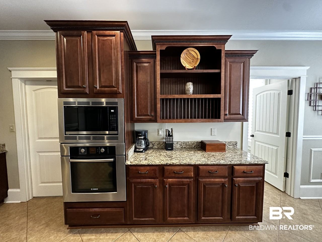814 Darrah St - Photo 7 of 35