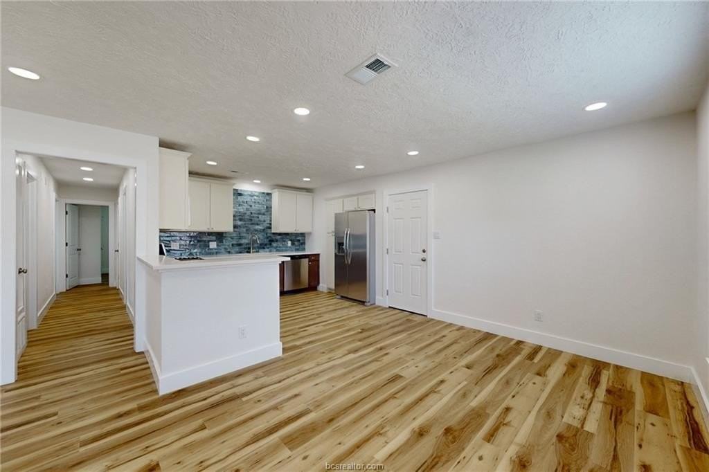 1012 San Saba Dr - Photo 2 of 21