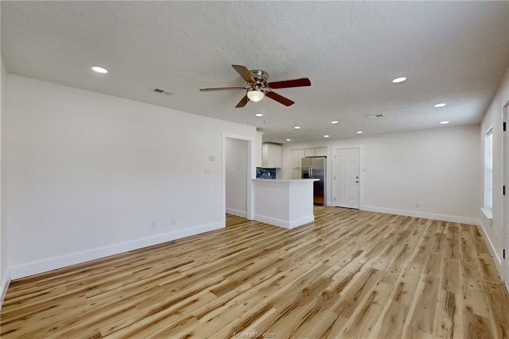 1012 San Saba Dr - Photo 4 of 21