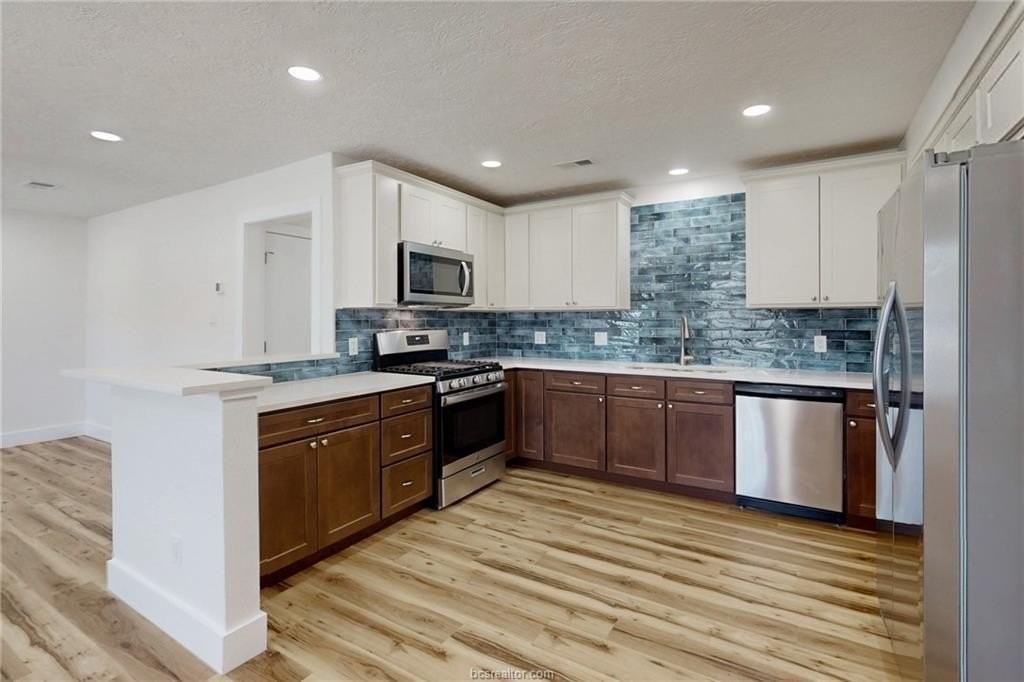 1012 San Saba Dr - Photo 5 of 21