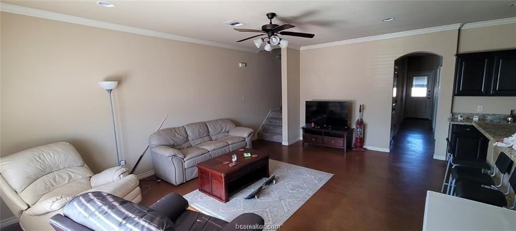 106 Knox Dr - Photo 2 of 13