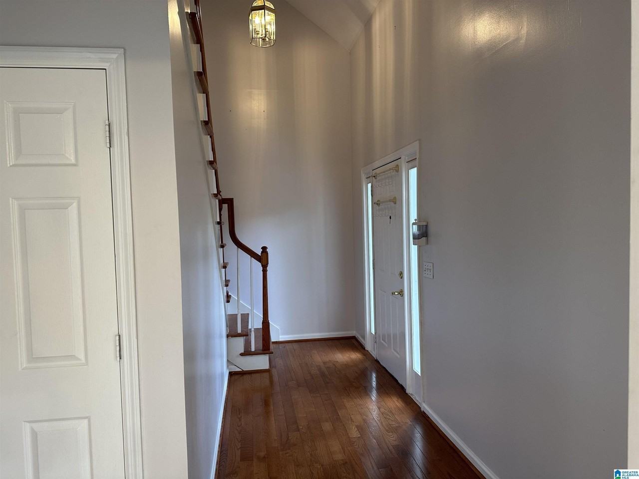 1715 Columbiana Ln - Photo 3 of 40