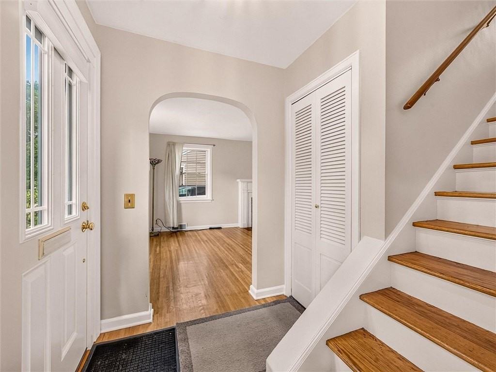 82 Clovercrest Dr - Photo 6 of 34