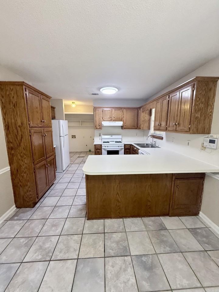 29 Burns Dr - Photo 5 of 18