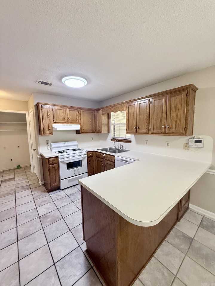 29 Burns Dr - Photo 6 of 18