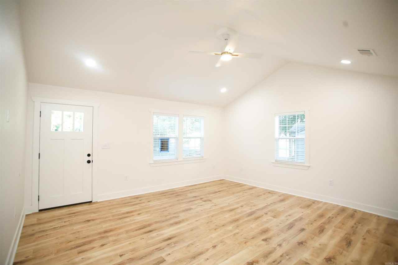 1916 Vance St - Photo 3 of 11
