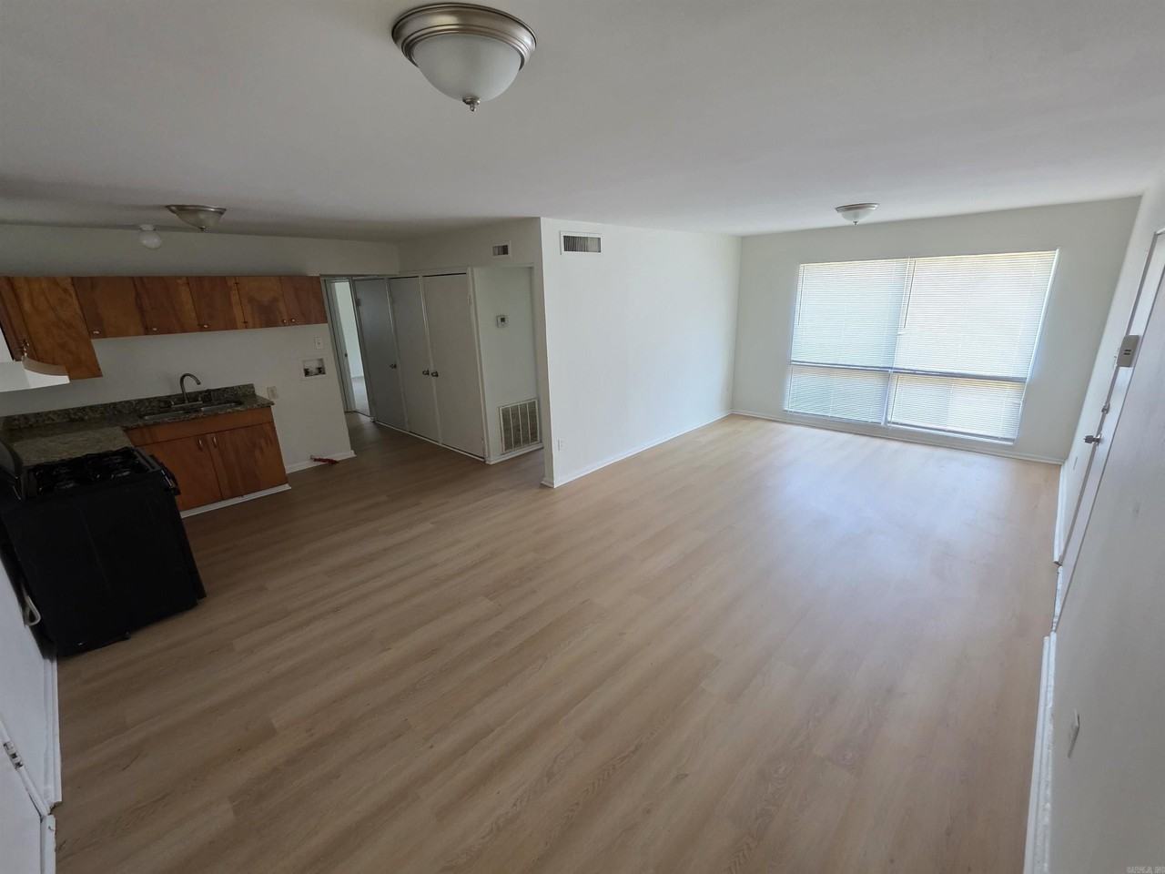 4 N Meadowcliff Dr - Photo 2 of 12