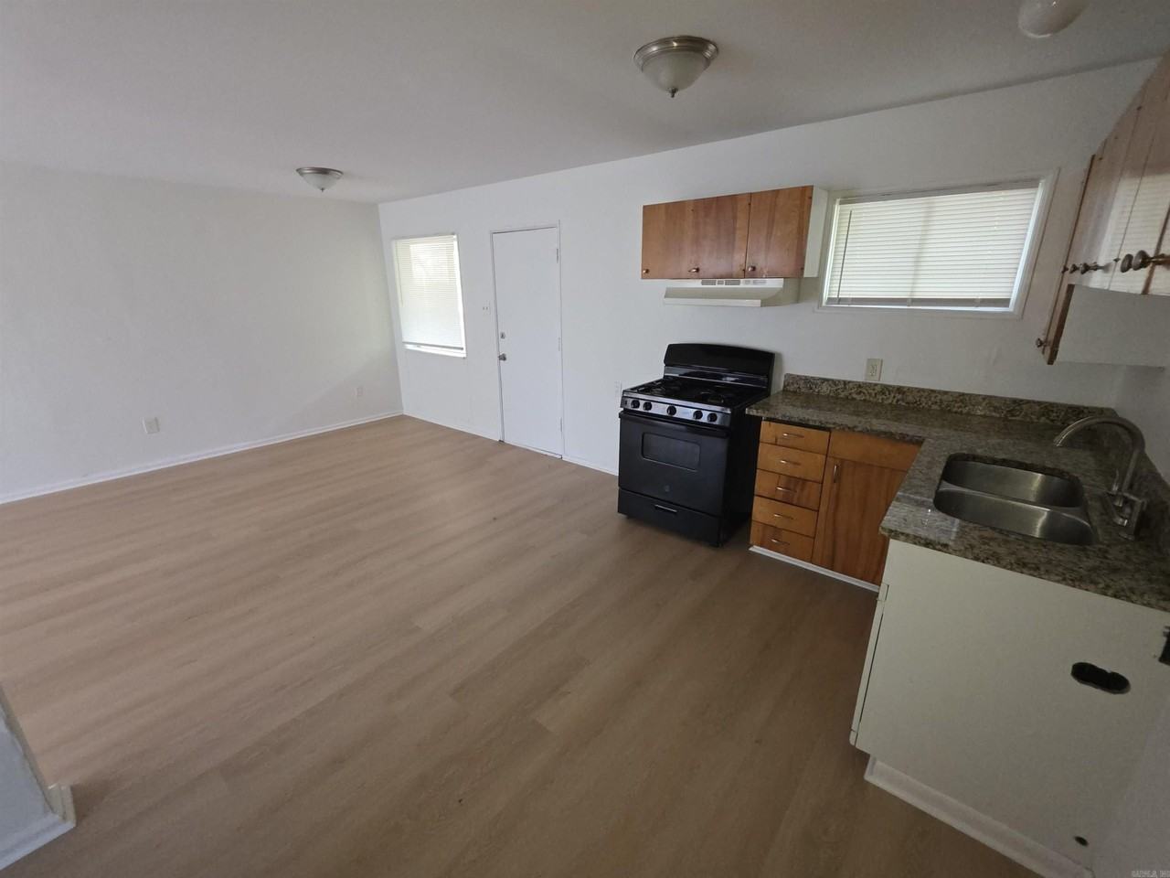 4 N Meadowcliff Dr - Photo 3 of 12