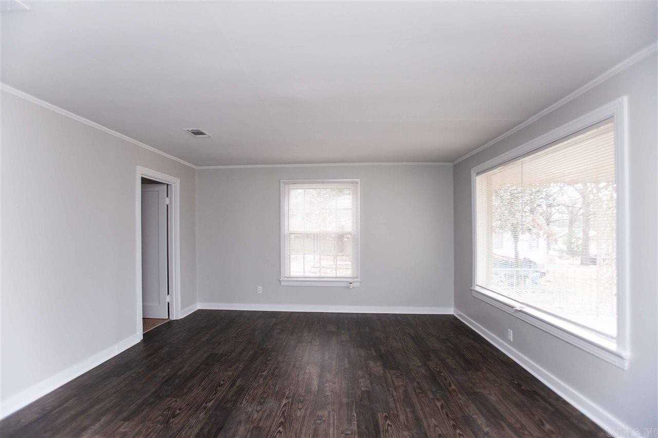 1521 S Pierce St - Photo 5 of 19