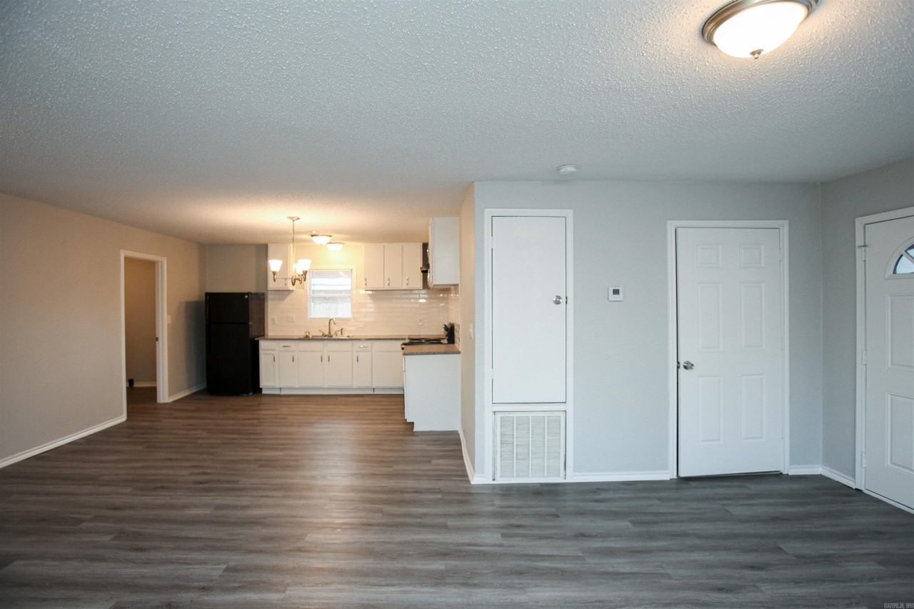 4501 W 28th St - Photo 6 of 16