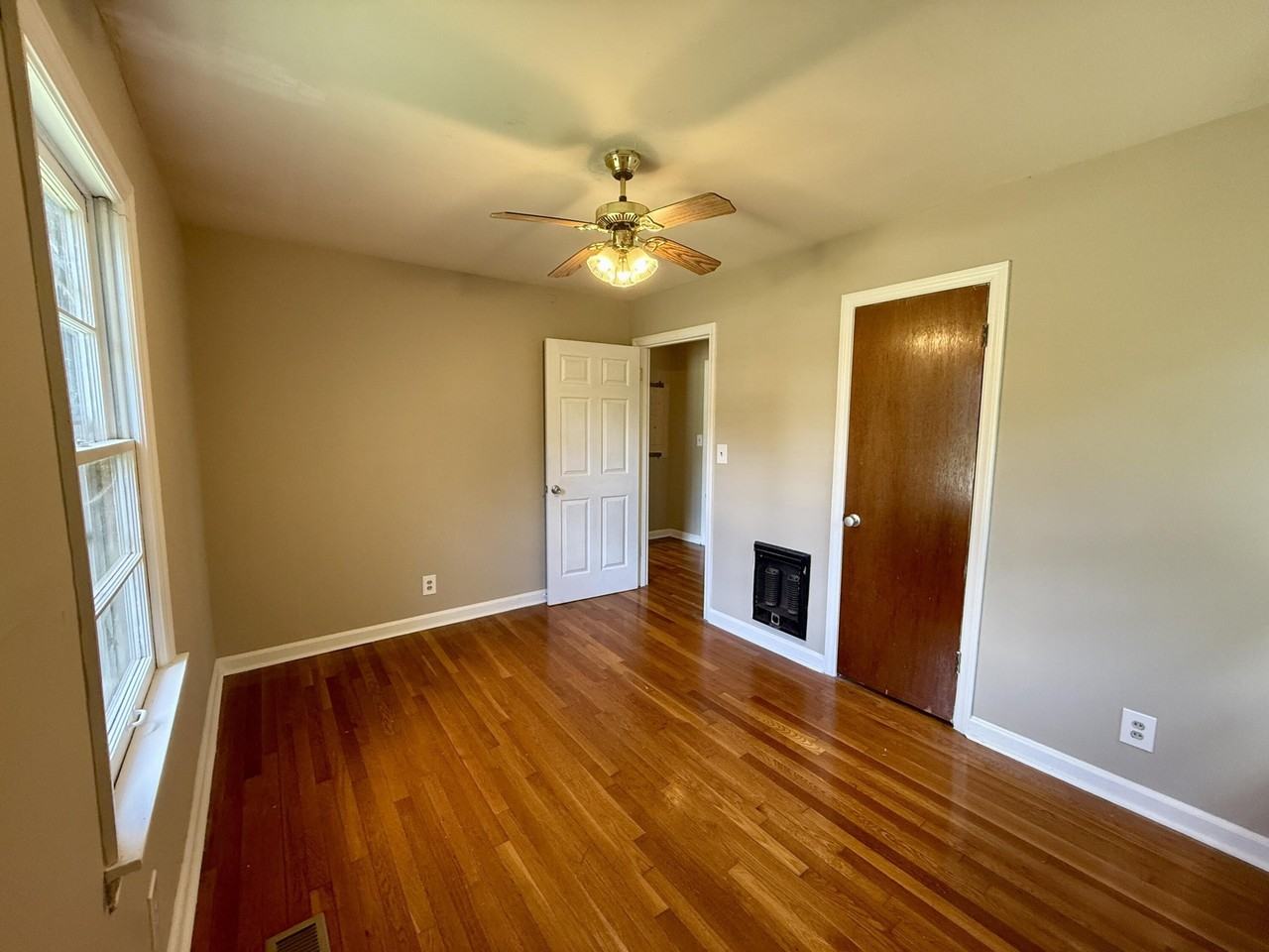 114 Morningside Dr #B - Photo 4 of 12