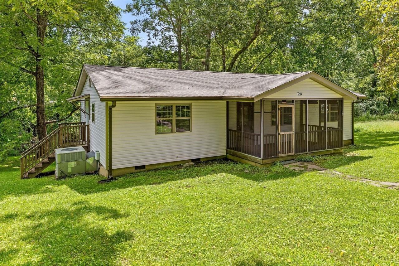 1204 Timesville Rd - Photo 2 of 37