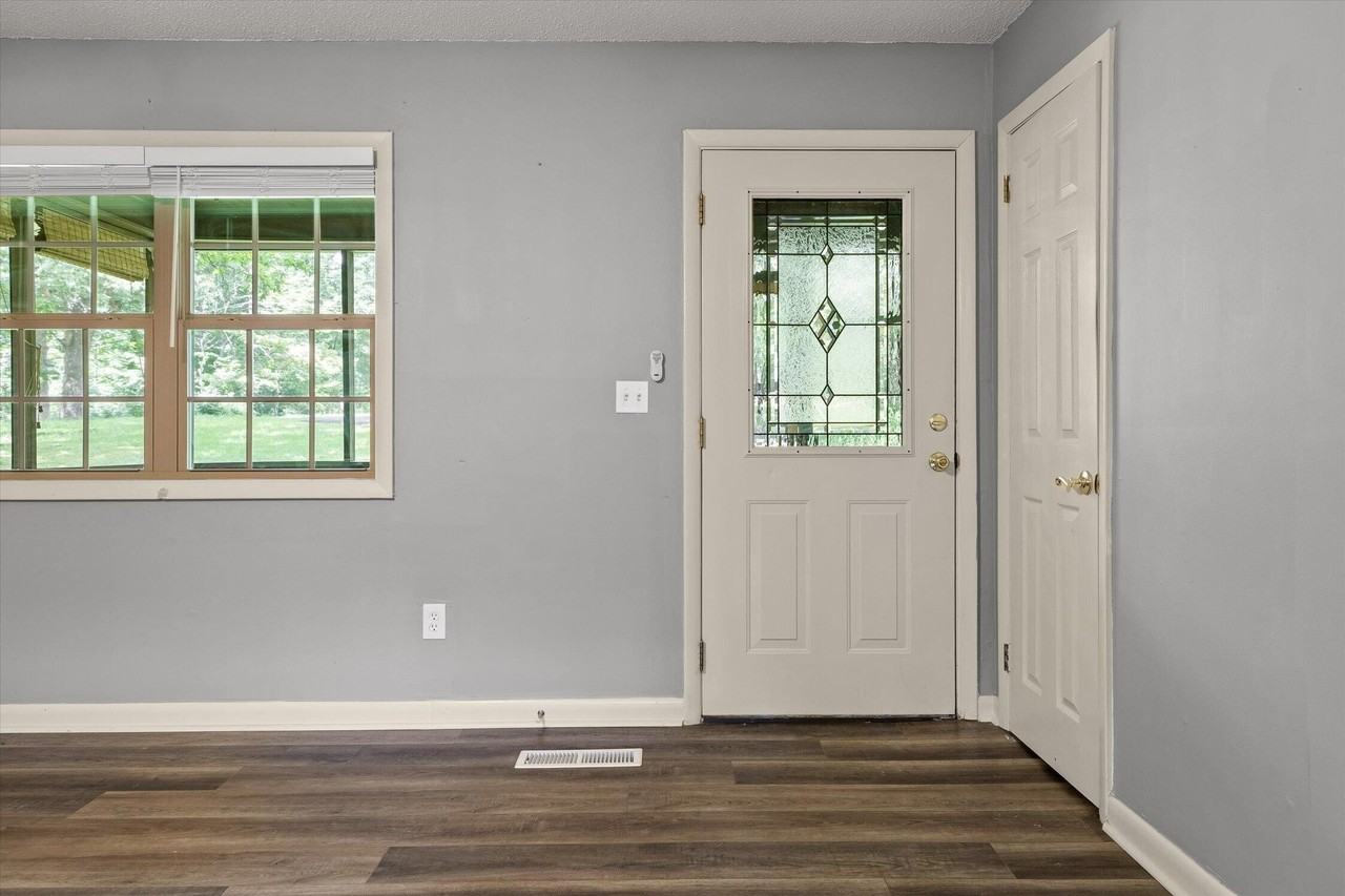 1204 Timesville Rd - Photo 6 of 37