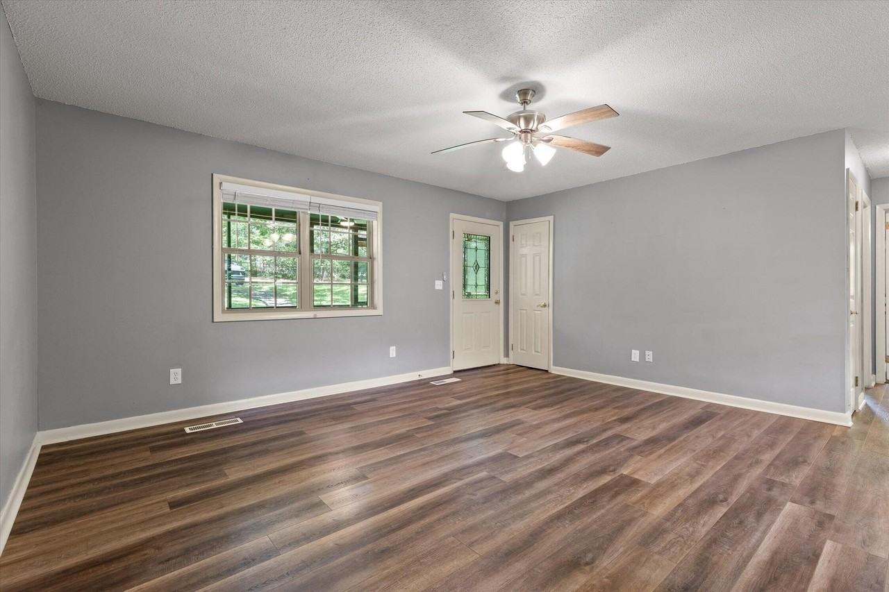 1204 Timesville Rd - Photo 7 of 37