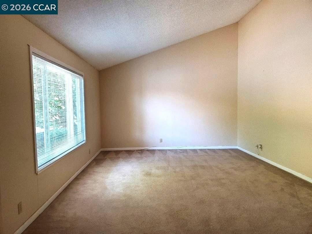 708 Court Ln - Photo 4 of 24