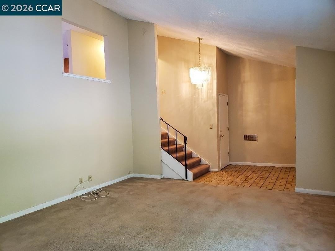 708 Court Ln - Photo 5 of 24