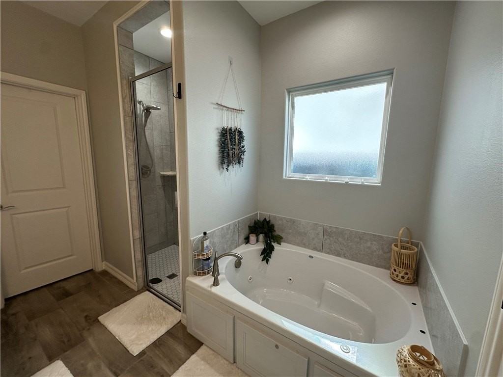 1807 Bay Landing Dr - Photo 5 of 27