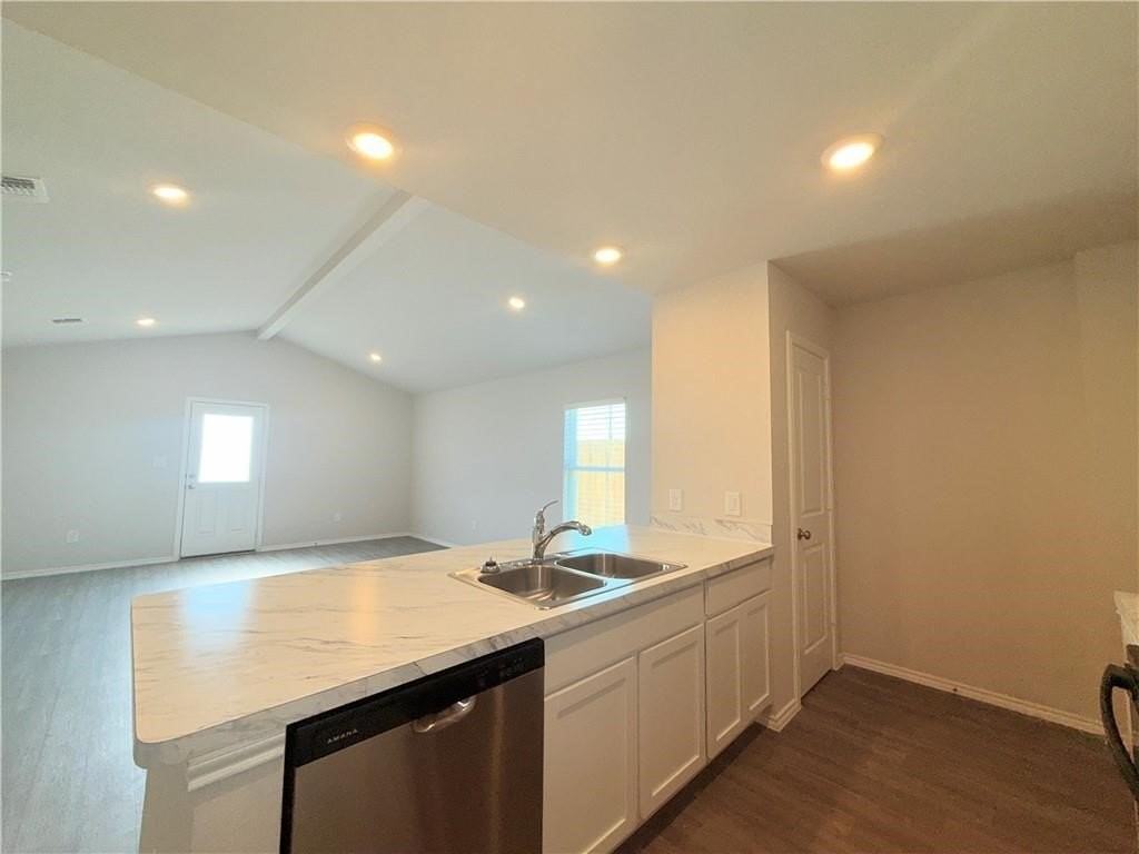 3606 Perry Ln - Photo 7 of 31