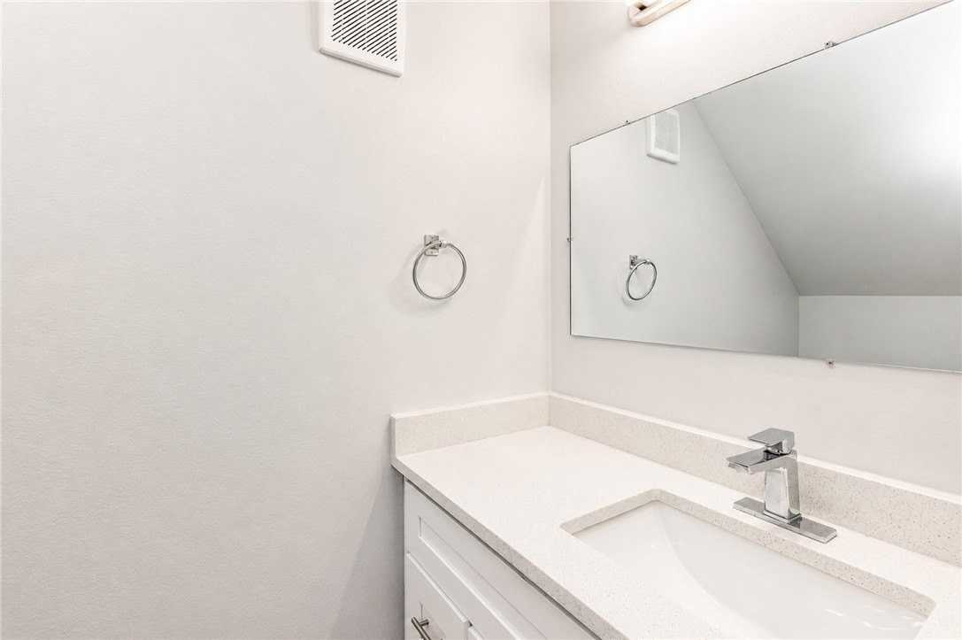 107 S Commonsway Dr - Photo 7 of 24