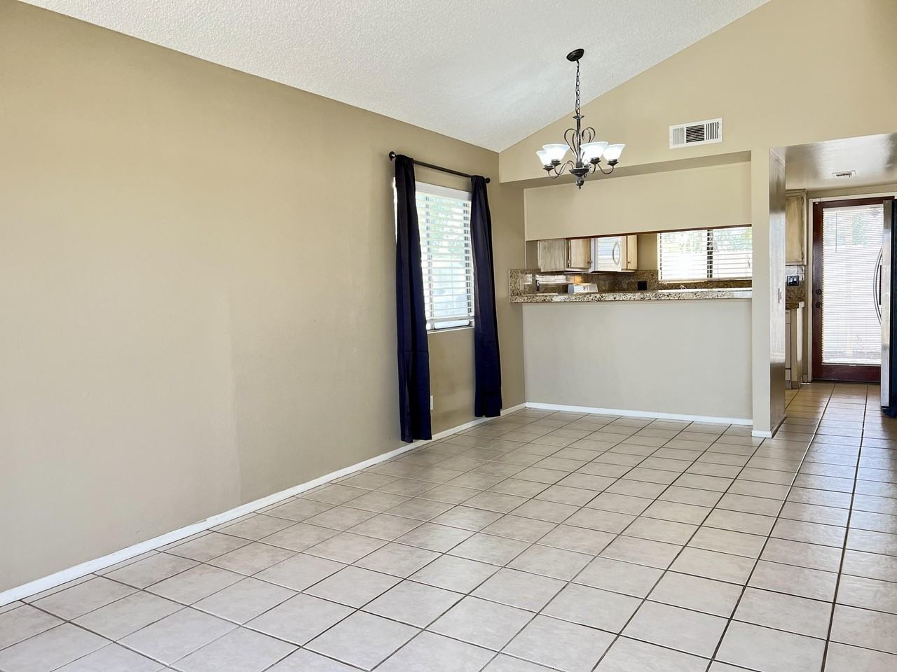 34001 Emily Way - Photo 4 of 25