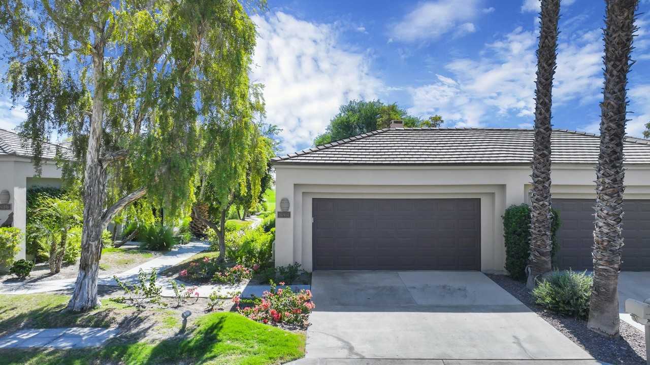 54914 Oak Tree - Photo 2 of 43