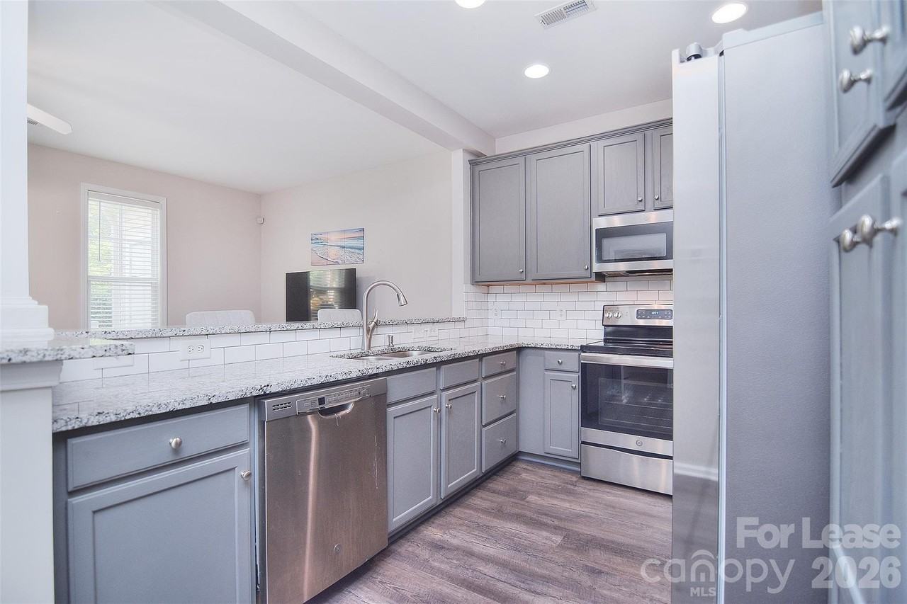 11315 Dundarrach Ln - Photo 3 of 18