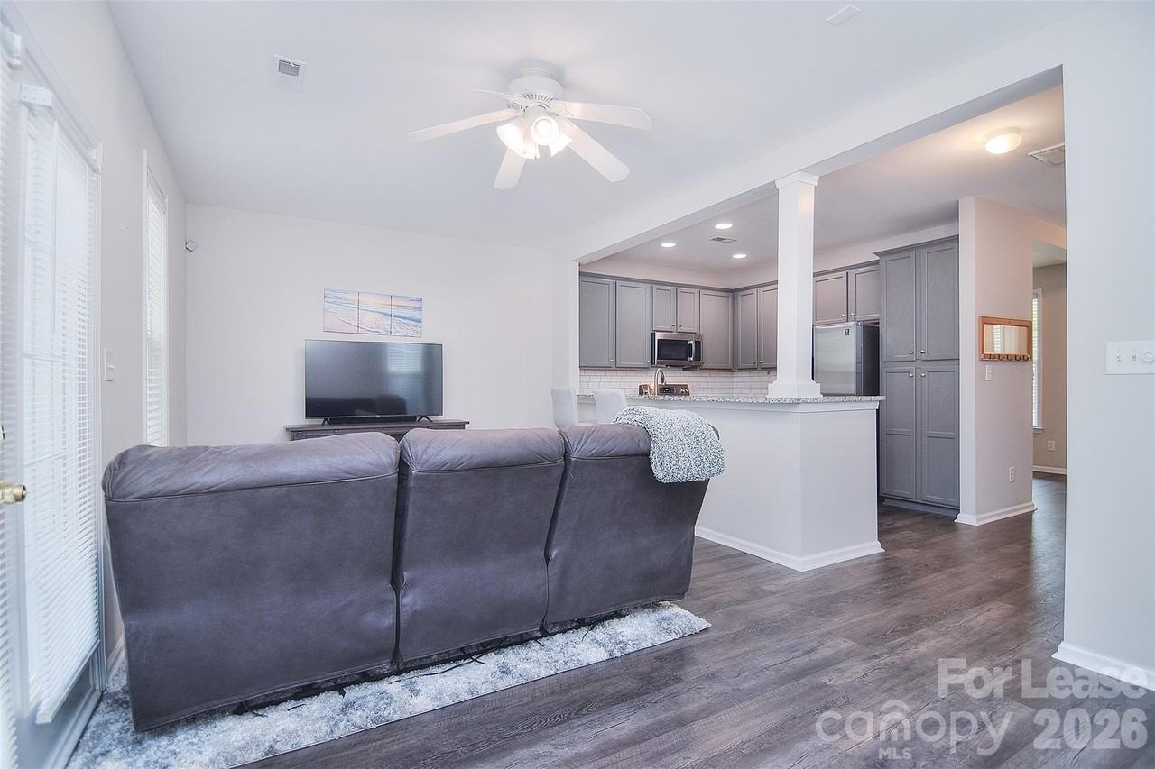 11315 Dundarrach Ln - Photo 5 of 18