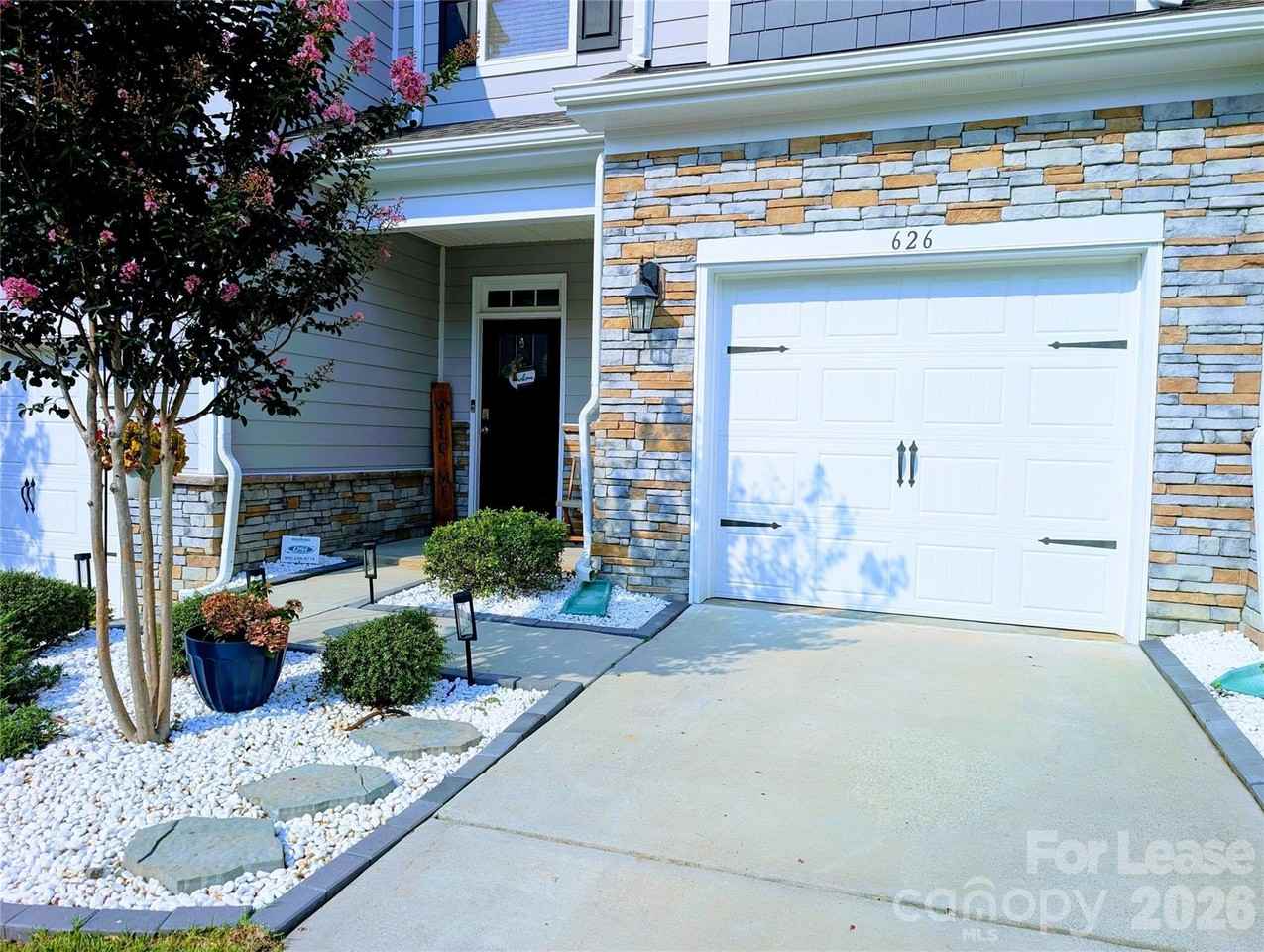 626 Altamonte Dr - Photo 3 of 38