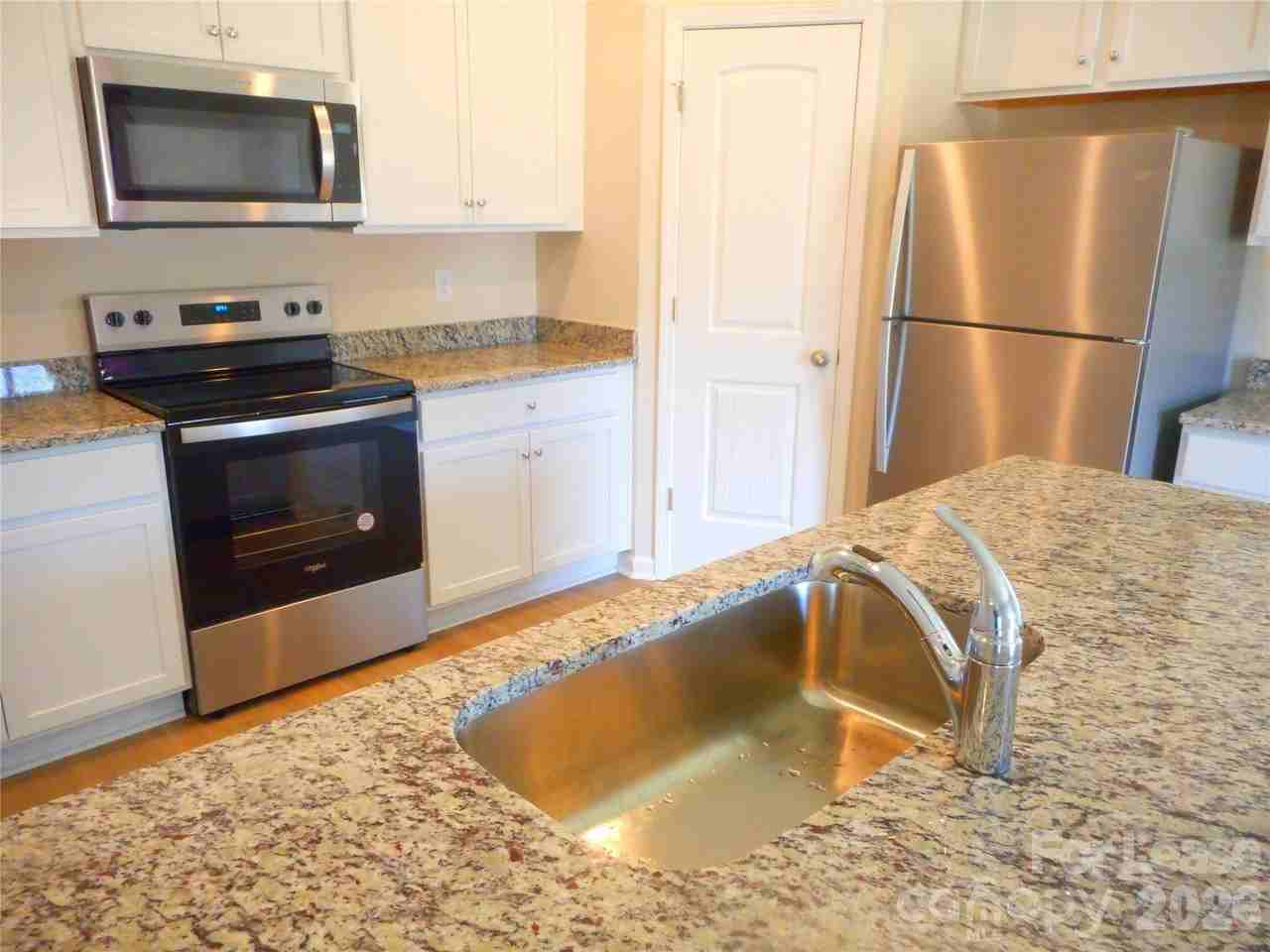 2329 Transatlantic Ave - Photo 4 of 20