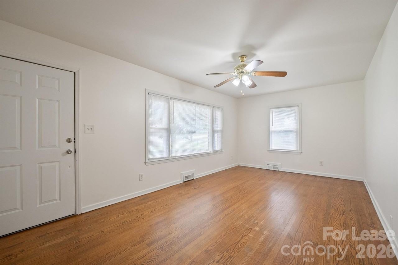 7122 Mallard Creek Rd - Photo 3 of 18