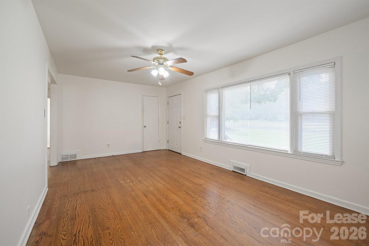 7122 Mallard Creek Rd - Photo 4 of 18