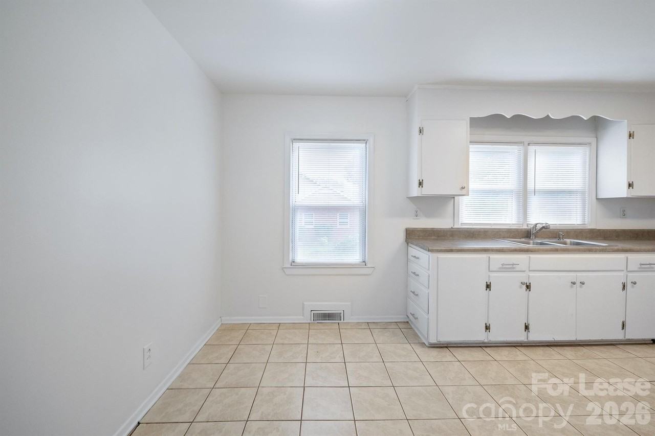7122 Mallard Creek Rd - Photo 5 of 18