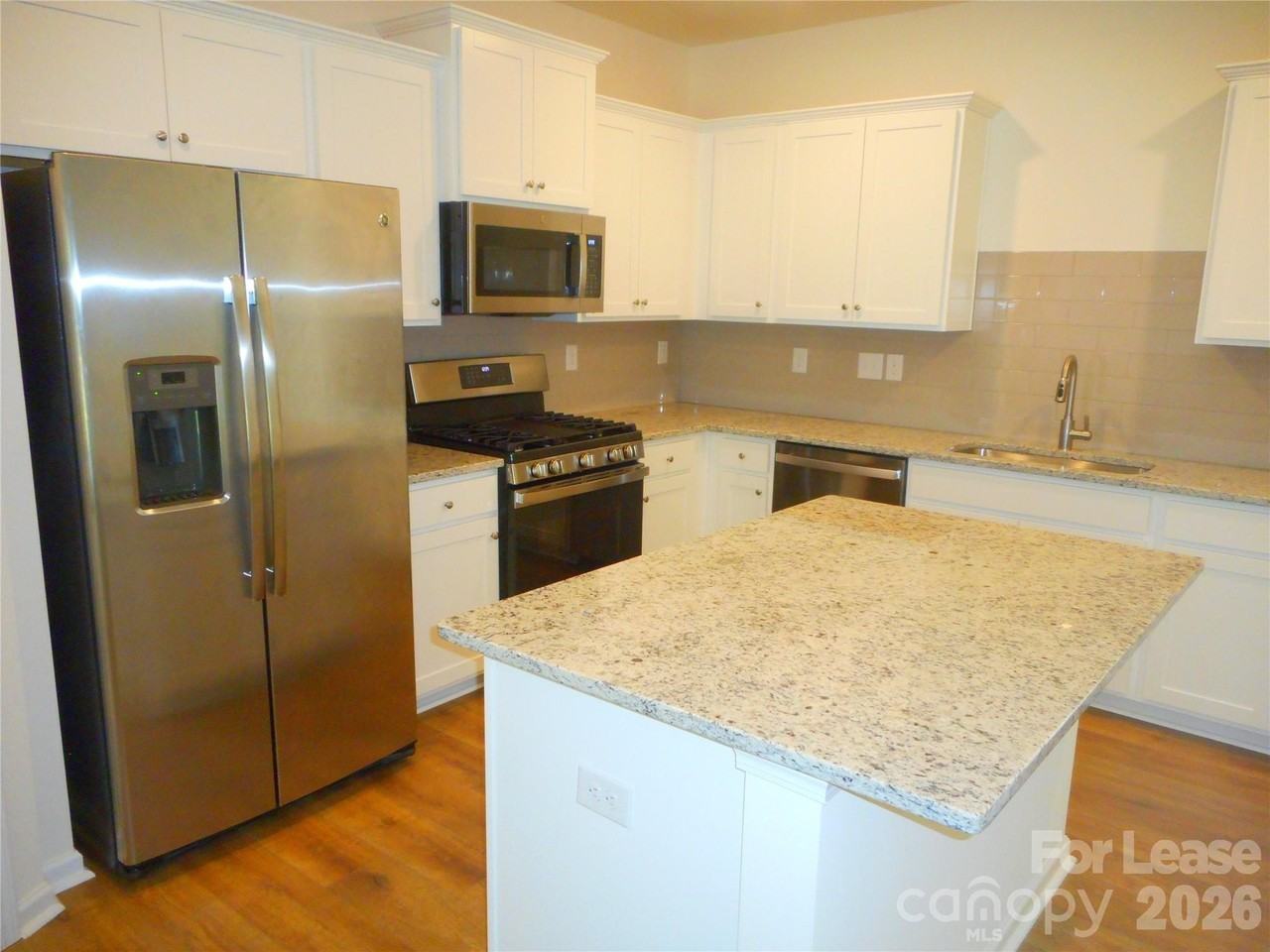 2837 Aubrey St - Photo 5 of 25