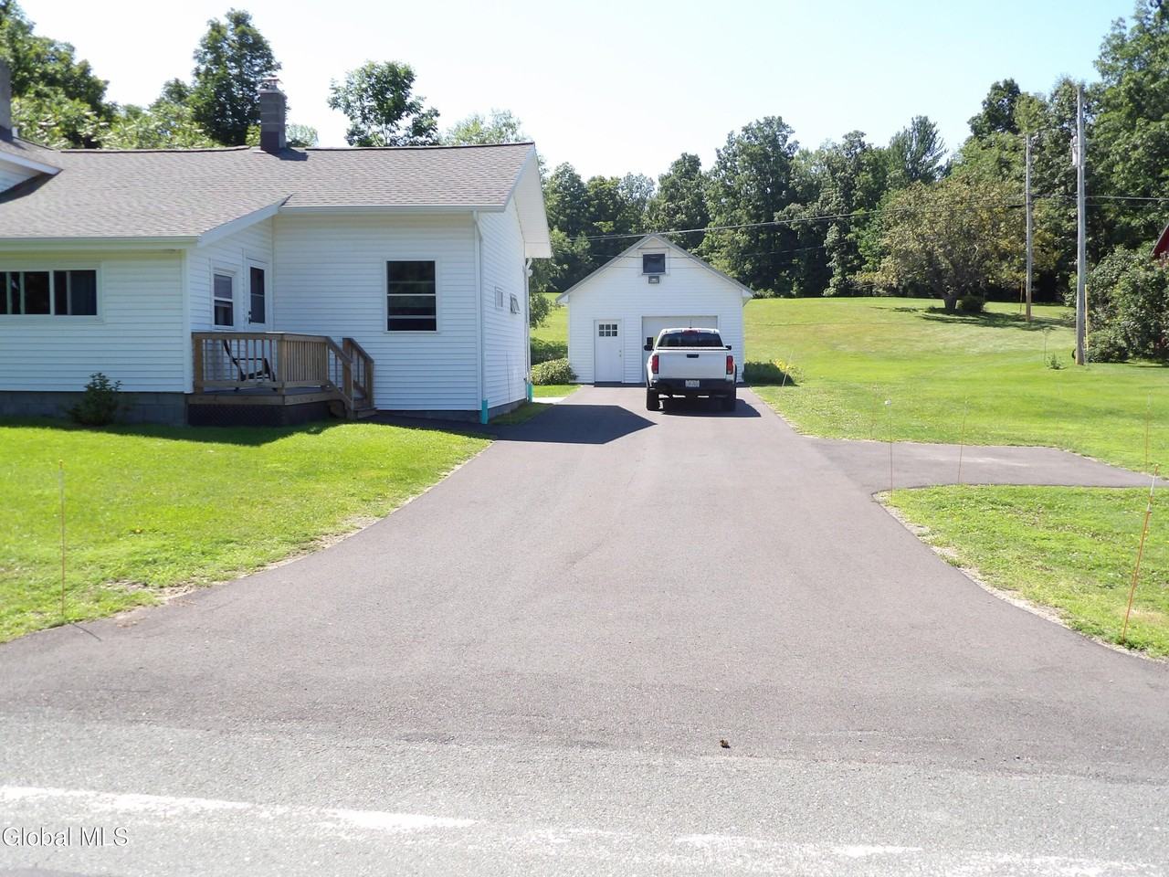 3058 Delaware Tpke - Photo 2 of 43
