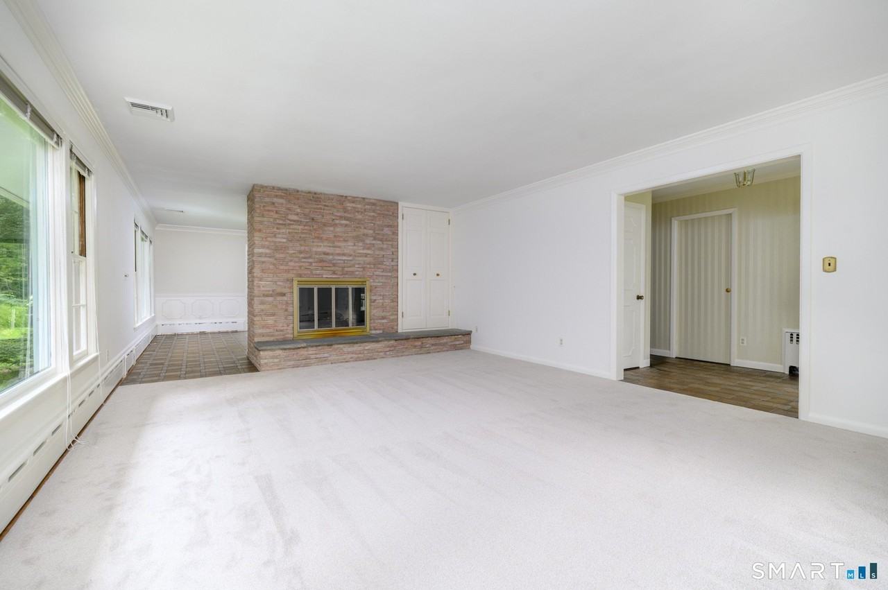 79 Janes Ln - Photo 4 of 30