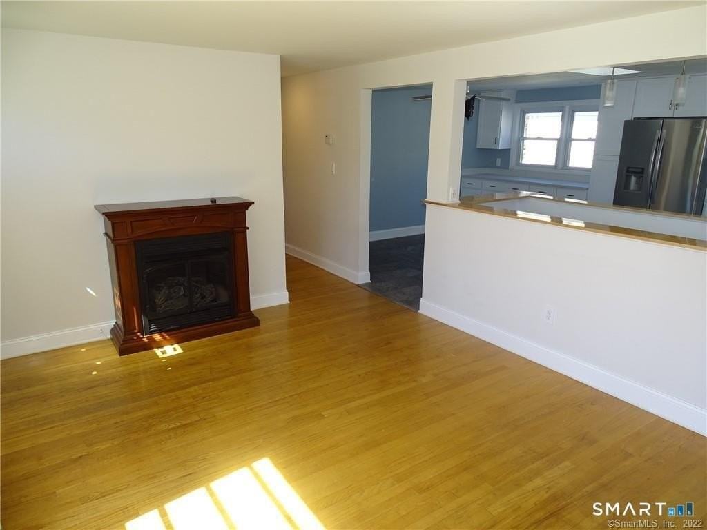15 Bayshore Dr - Photo 4 of 37