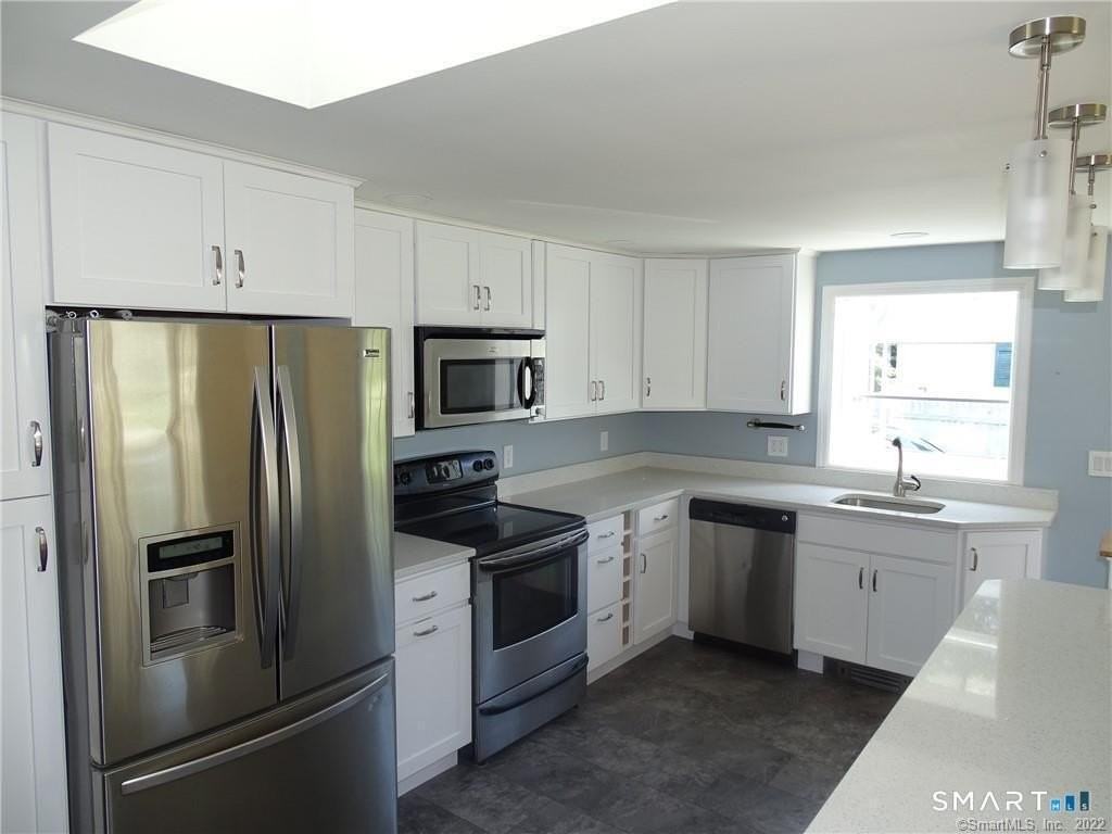 15 Bayshore Dr - Photo 7 of 37