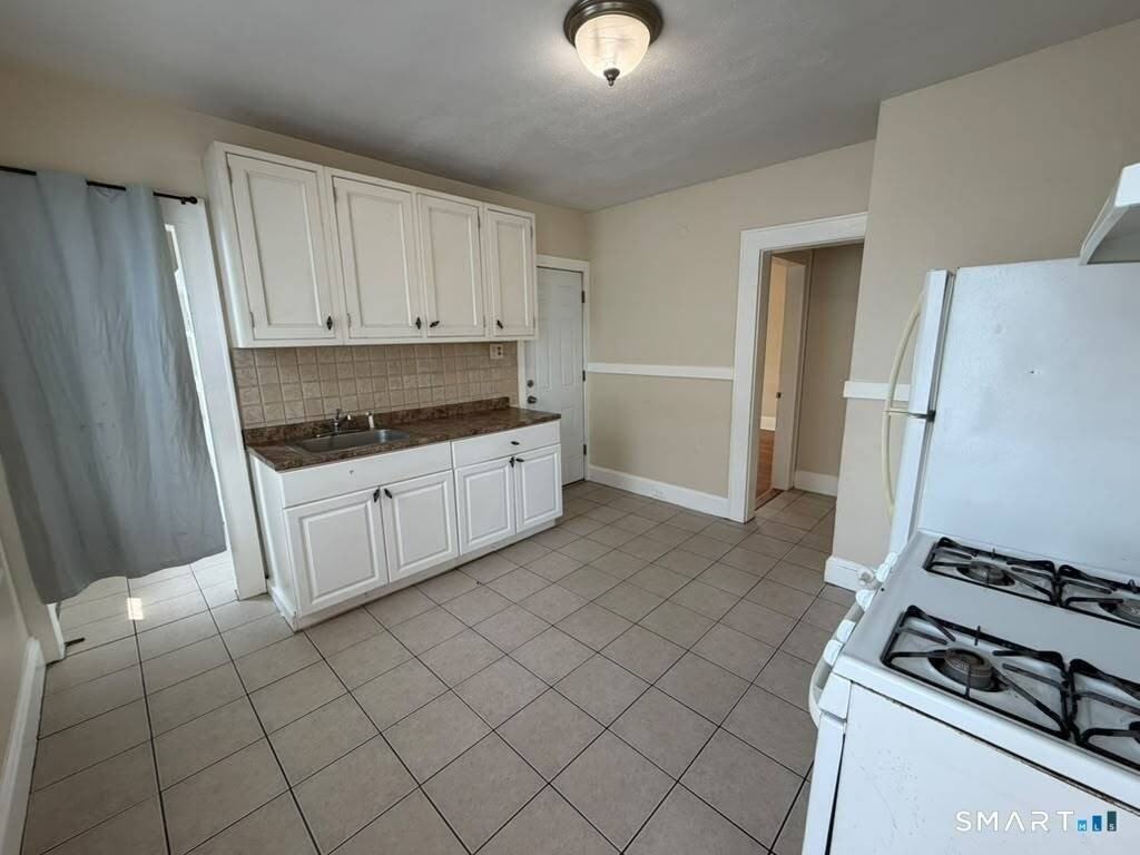 223 Wayne St #2ndFL - Photo 7 of 17