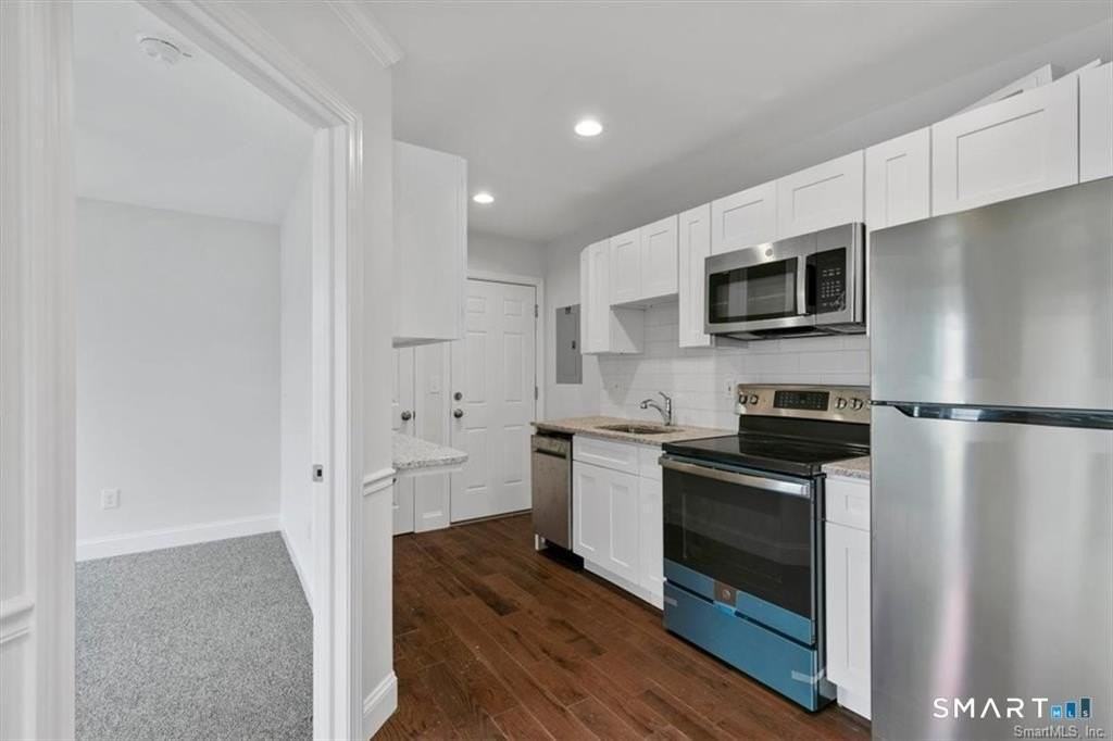 1091 Whalley Ave #B - Photo 4 of 12