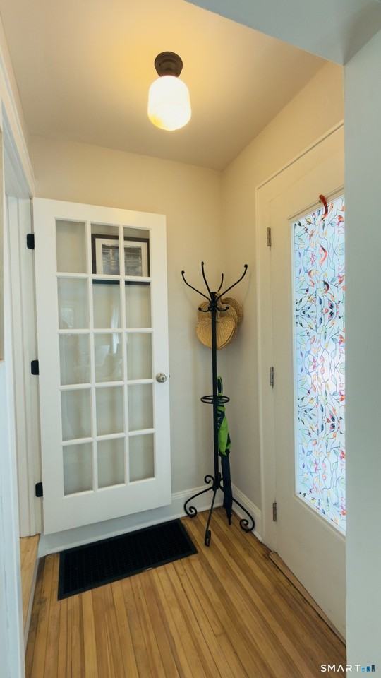 324 Villa Ave - Photo 5 of 31