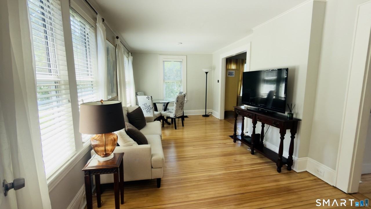 324 Villa Ave - Photo 7 of 31