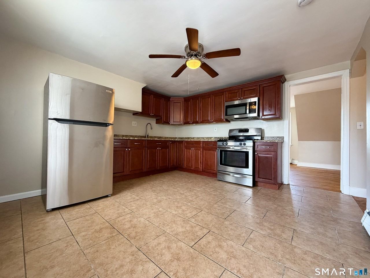 317 Lincoln Ave - Photo 2 of 9