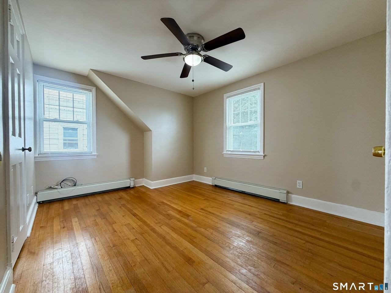 317 Lincoln Ave - Photo 4 of 9