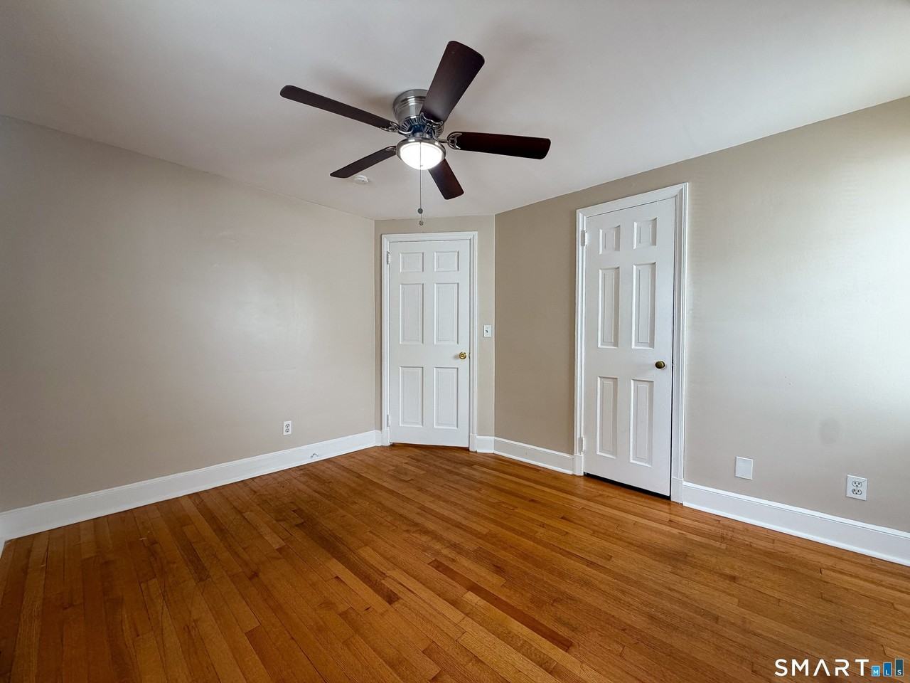 317 Lincoln Ave - Photo 5 of 9