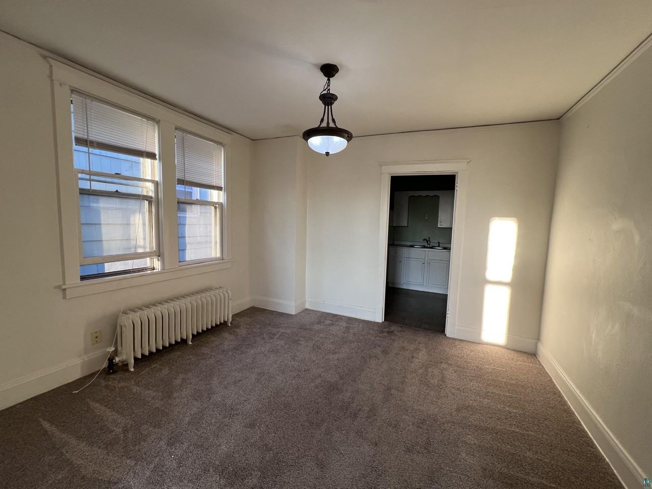 1822 1/2 John Ave - Photo 3 of 18