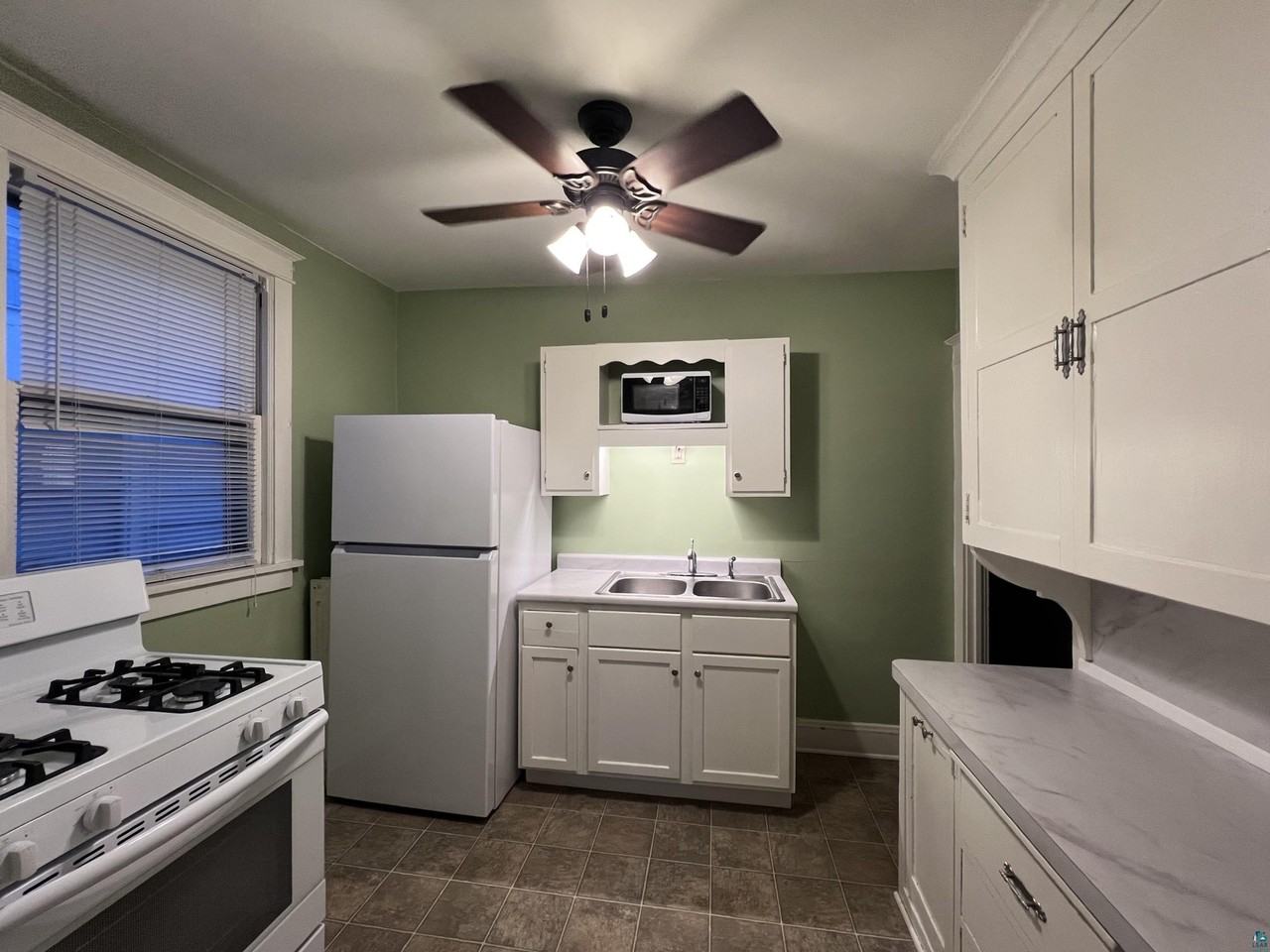 1822 1/2 John Ave - Photo 5 of 18